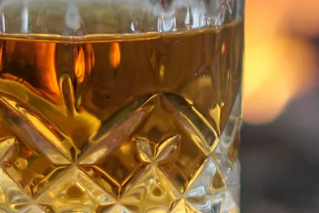Whisky. Foto: Architectural digest -   https://www.architecturaldigest.in/story/whats-the-difference-between-whiskey-scotch-and-bourbon/