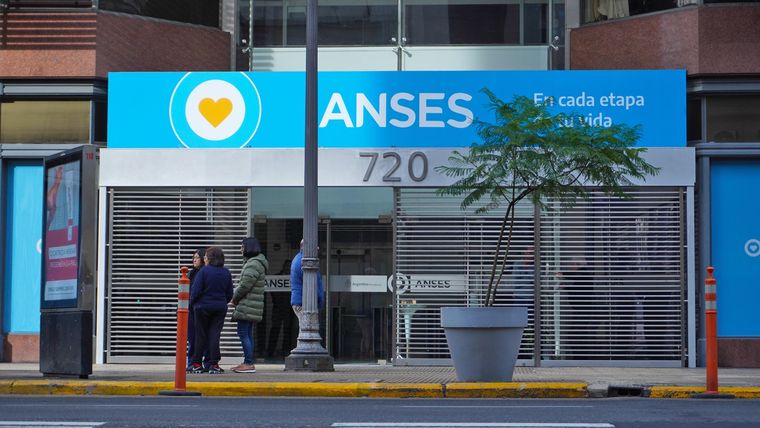 ANSES actualizó los topes de ingresos para asignaciones familiares desde abril con un aumento del 2,9%. Foto: Analía Melnik/MDZ ANSES actualizó los topes de ingresos para asignaciones familiares desde abril con un aumento del 2,9%. Foto: Analía Melnik/MDZ