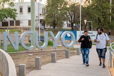 Cuatro mujeres que aspiran a un mismo cargo en la UNCuyo.