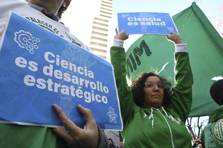 El Gobierno le respondió a los premios Nobel que atacaba las medidas de Milei con respecto a la ciencia Foto: Télam