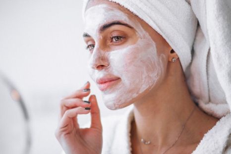Luce una piel de porcelana utilizando una mascarilla de yogur