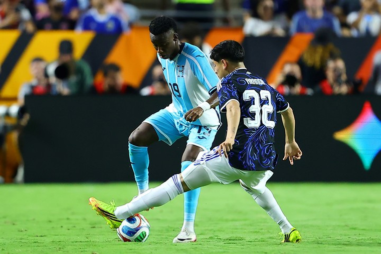 Tomás Aranda hizo su debut en la Selección argentina en la victoria frente a Honduras. Tomás Aranda hizo su debut en la Selección argentina en la victoria frente a Honduras.