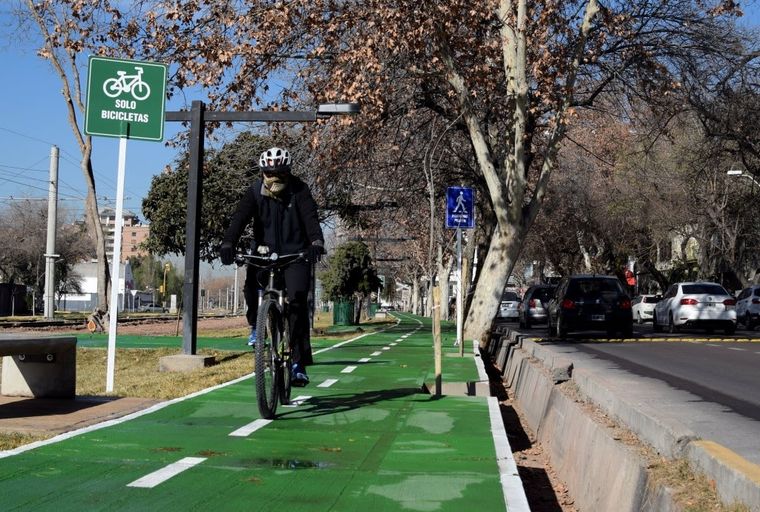 La bicicleta es un medio de transporte absolutamente recomendado.