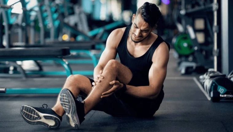 Cómo evitar lesiones a la hora de entrenarse (Shutterstock). Foto: Freepik