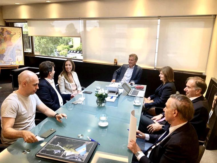 El ex presidente se reunió con la mesa chica del PRO.