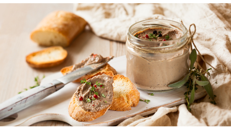 Esta receta tiene raíces europeas y nació como una forma de aprovechar el hígado sin desperdiciar nada. Esta receta tiene raíces europeas y nació como una forma de aprovechar el hígado sin desperdiciar nada.