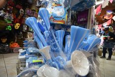 La fiebre Mundial está invadiendo el espacio público, y ya hay clima festivo, aunque aún faltan 12 días para que la pelota empiece a rodar. Foto: Maximiliano Ríos/MDZ