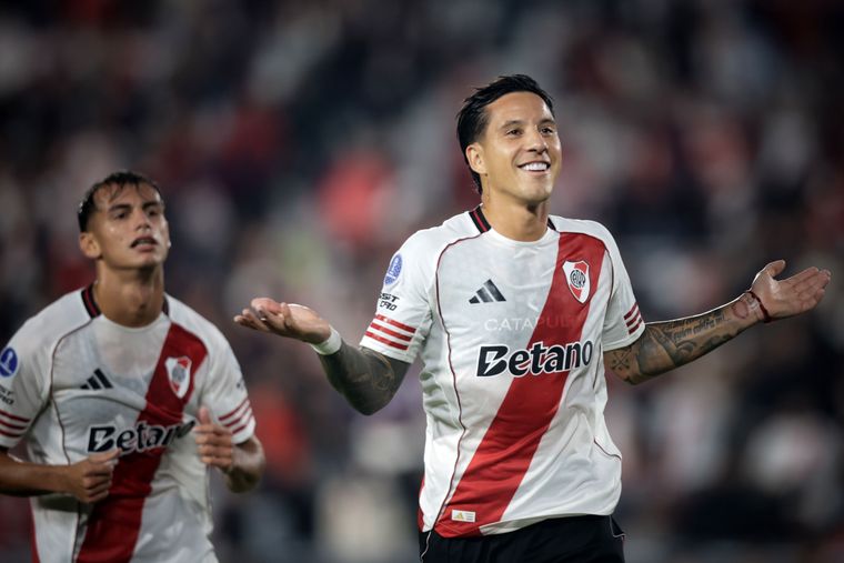 Sebastián Driussi festeja el tanto de la victoria de un River que jugó mal y ganó con lo justo. 
