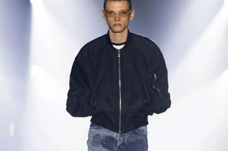 Conoce una de las prendas que revoluciona el 2024 por sus críticas Foto: JordanLuca