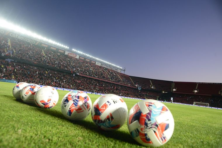 El ente madre del fútbol argentino tomó la decisión. Foto: Télam