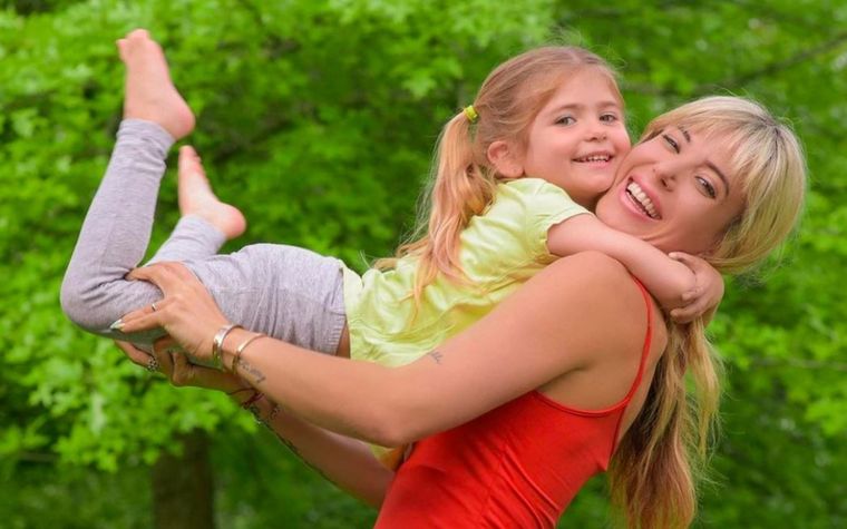 Jesica Cirio junto a su hija Chloe