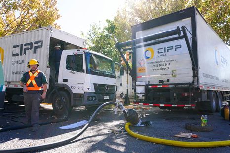 Aysam usó una nueva tecnología para la renovación y reparación de los colectores cloacales. Aysam usó una nueva tecnología para la renovación y reparación de los colectores cloacales.