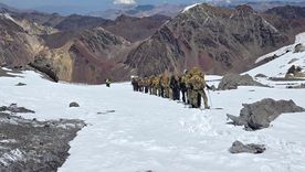 El ascenso de la expedición argentino-chilena al Aconcagua. El ascenso de la expedición argentino-chilena al Aconcagua.