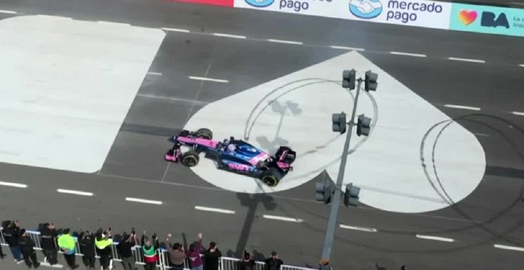 Franco Colapinto salió a pista en Buenos Aires y dejó imágenes impactantes en su debut en el Road Show.