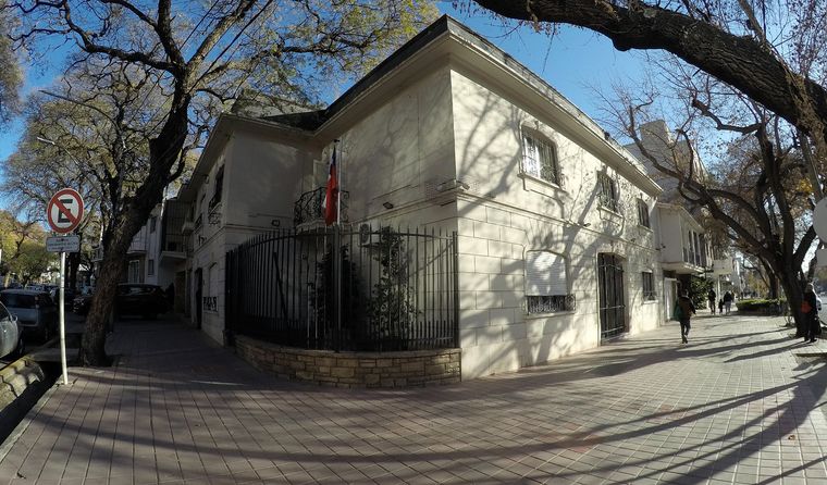 Uno de los consulados de Chile en la Argentina está en Mendoza. (Imagen referencial)