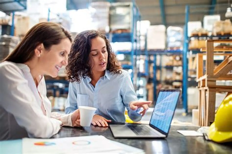 Una pyme hoy se financia con adelantos de clientes, créditos informales o directamente no se financia. Una pyme hoy se financia con adelantos de clientes, créditos informales o directamente no se financia.