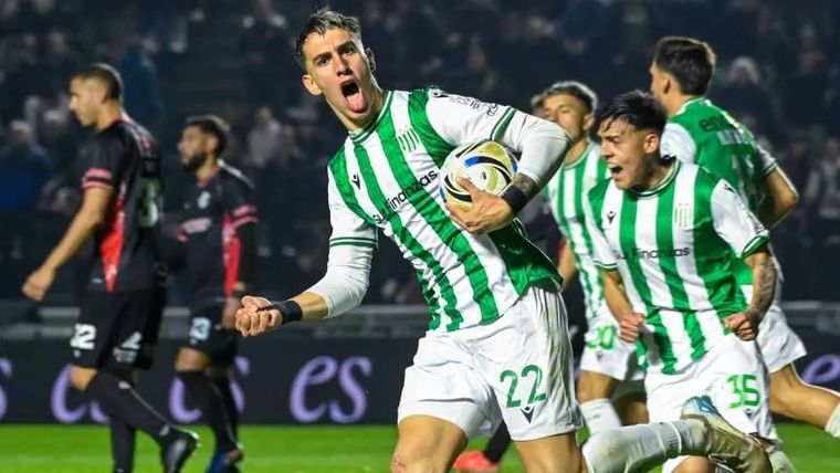 Rodrigo Auzmendi está a detalles de ser nuevo jugador de San Lorenzo. Rodrigo Auzmendi está a detalles de ser nuevo jugador de San Lorenzo.