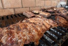 El asado es el plato preferido de los argentinos. Foto: ALF PONCE MERCADO / MDZ