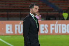 El traje de De Paoli, el mismo que usó al relatar la final de la Sudamericana 2015. Foto: ClubPatronatoOf El traje de De Paoli, el mismo que usó al relatar la final de la Sudamericana 2015. Foto: ClubPatronatoOf