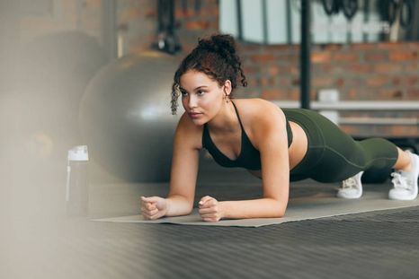 Los mejores ejercicios para trabajar el abdomen (Shutterstock). Foto: Ejercicio