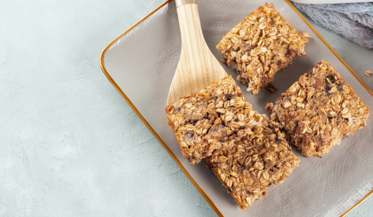 La banana madura es clave en la receta para endulzar de forma natural.