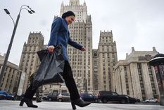 Para muchas personas en Moscú la crisis con Ucrania no es tan preocupante como otros temas tales como la economía y la pandemia del coronavirus. Foto: GETTY IMAGES