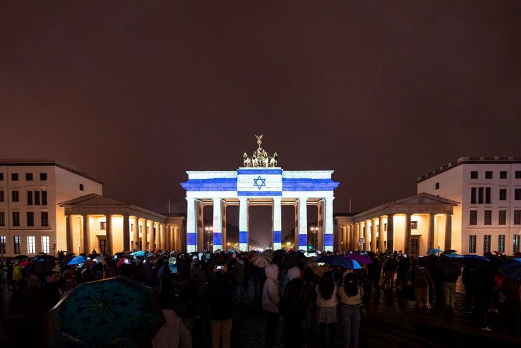 La Puerta de Brandeburgo en Alemania Foto: Instagram/Olaf Scholz