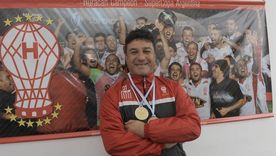 Néstor Apuzzo lanzó un repudiable comentario al hablar sobre su pasado en Huracán. Néstor Apuzzo lanzó un repudiable comentario al hablar sobre su pasado en Huracán.