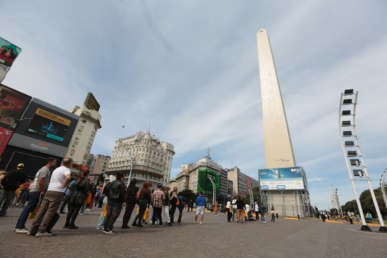 Apertura del ascensor que conduce a la cima del Obelisco. Foto: La Nación