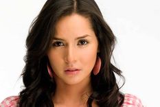 Sin senos no hay paraíso