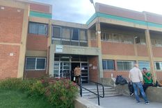 Los vecinos más afectados se refugiaron en el establecimiento a lo largo de toda una semana Foto: Agustina Castro/MDZ Los vecinos más afectados se refugiaron en el establecimiento a lo largo de toda una semana Foto: Agustina Castro/MDZ