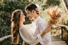 Mono si tienes ganas de tener pareja está la energía de amor dando vueltas cerca tuyo. Anímate a conocer a esa persona que deseas que llegue a tu vida. Foto: Unsplash.
