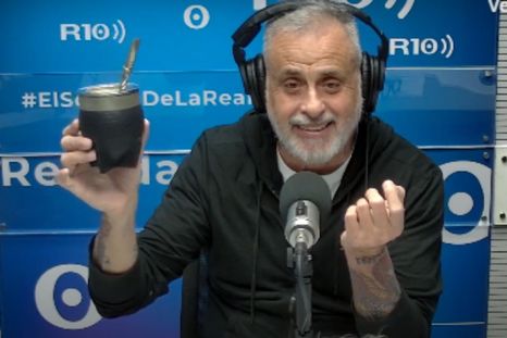 El conductor no tuvo pelos en la lengua. Créditos: Captura / R10 El conductor no tuvo pelos en la lengua. Créditos: Captura / R10