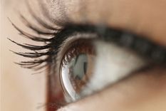 Uno de los síntomas del síndrome de Sjögren es la sequedad de ojos, piel y boca. Foto: GETTY IMAGES