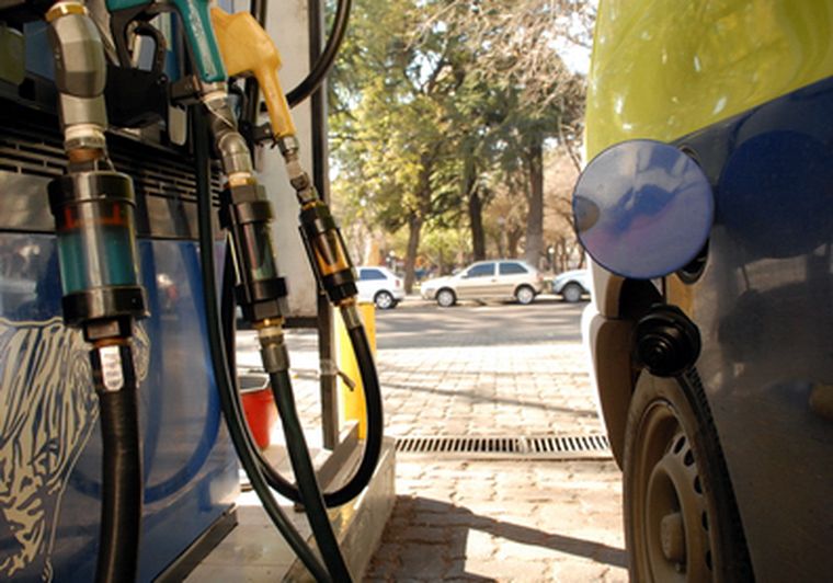 En Mendoza ya se consigue la nafta más barata. Foto: Nacho Gaffuri / MDZ