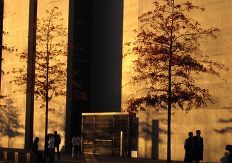 Alrededores del Reichstag, a orillas del Río Spree (Berlín). Foto: Malen Gómez.