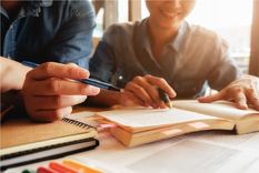 Los mendocinos que realicen deporte federado y deseen realizar una carrera universitaria podrán inscribirse para obtener esta beca. Foto: Freepik