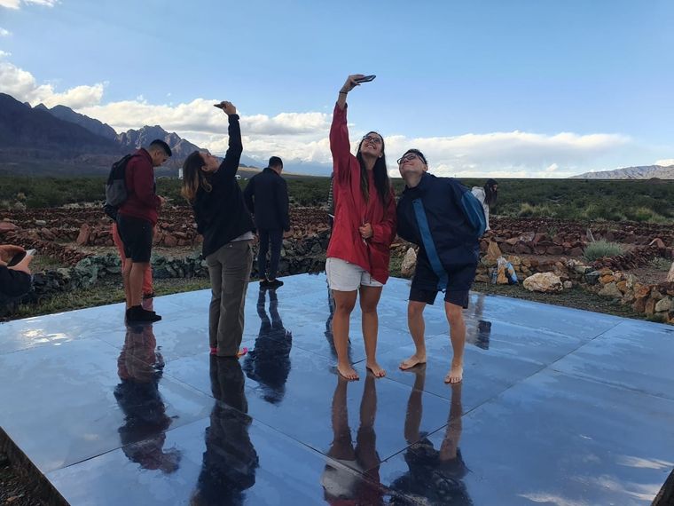 Turistas disfrutando del Parque de las Artes. Foto: Gentileza Gobierno de Mendoza
