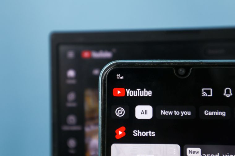 PIP reduce el video a una ventana flotante que puede moverse por la pantalla principal. PIP reduce el video a una ventana flotante que puede moverse por la pantalla principal.