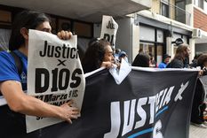 La bronca de los fanáticos de Maradona Foto: NA La bronca de los fanáticos de Maradona Foto: NA