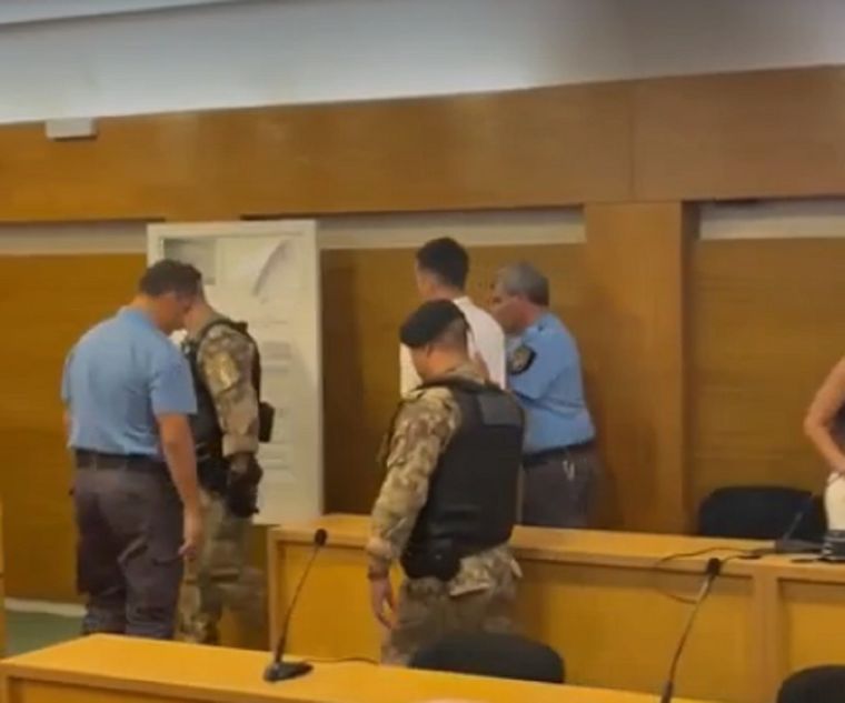 El momento en que Néstor Soto fue retirado de la sala tras ser condenado a perpetua Foto: Captura de video