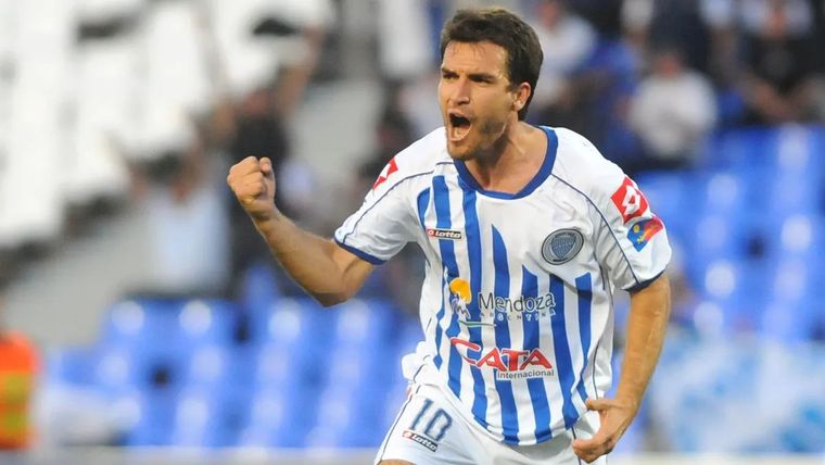 El Mago, en su época de jugador con la 10 del Tomba. El Mago, en su época de jugador con la 10 del Tomba.