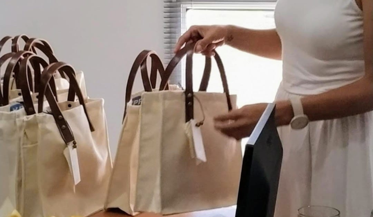 Proporcionan empleo a mujeres que enfrentan dificultades para ingresar al circuito productivo