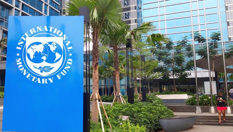 El Fondo Monetario Internacional mantuvo las previsiones sobre la economía argentina para el año que viene pero hay dudas sobre al economía global. Foto: Shutterstock