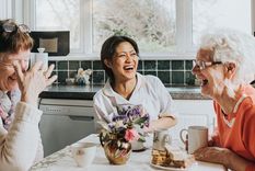 En las zonas azules las personas viven en armonía.