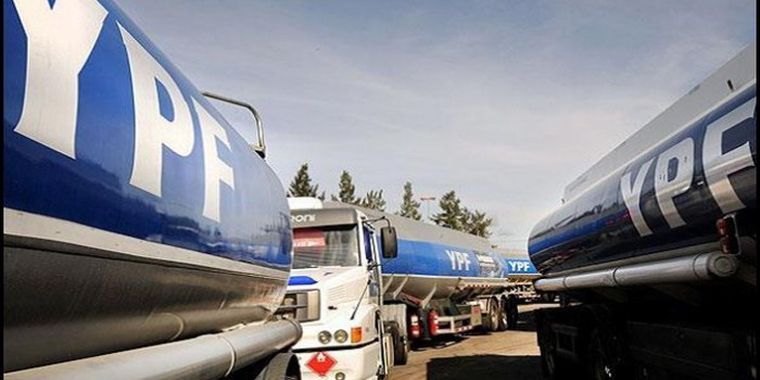 El director de YPF decidió recapitalizar la empresa con las utilidades de 2010 y 2011.