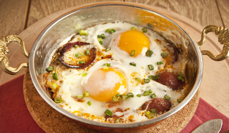 La receta tradicional utiliza yogur natural espeso para lograr la textura perfecta. La receta tradicional utiliza yogur natural espeso para lograr la textura perfecta.