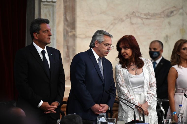 Cristina Fernández de Kirchner amenaza con competir contra Alberto Fernández en la PASO si el Presidente busca su reelección en 2023. Foto: Telam