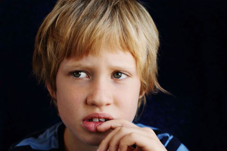 Cada hijo o hija de una mujer portadora tiene el 50% de probabilidades de heredar el gen. Cada hijo o hija de una mujer portadora tiene el 50% de probabilidades de heredar el gen.