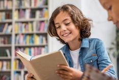 Si consideramos que leer implica la capacidad de decodificar las palabras, hay que destacar que se requieren otras habilidades para lograr la verdadera comprensión de un texto. Foto: Freepick